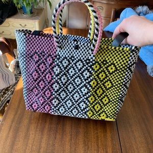 Truss multicolor woven bag